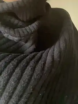 Snapshot of Bella0815 chatting on 15, 12, 2024 Bella0815 online show from 15, 12, 2024