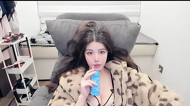 Snapshot of bbtt544 chatting on 22, 12, 2025 bbtt544 online show from 22, 12, 2025