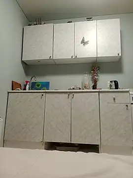 Milen Milf online show from 4, 3, 2025