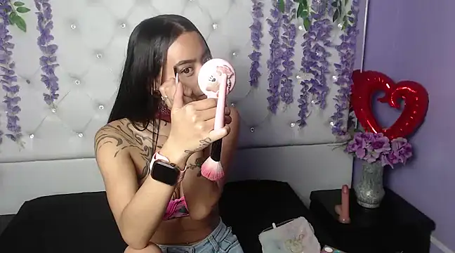 Miaa Thopmson online show from 15, 3, 2025