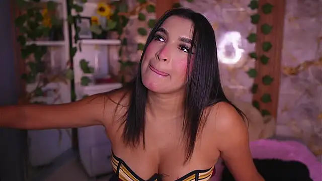 zoey-fox online show from 17, 6, 2026