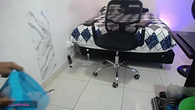 Zaya Smith online show from 24, 12, 2024