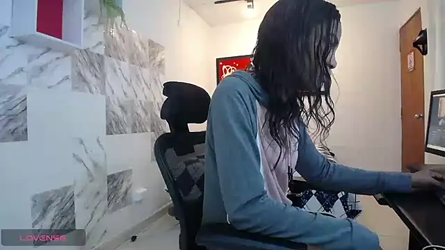 Zaya Smith online show from 30, 12, 2024