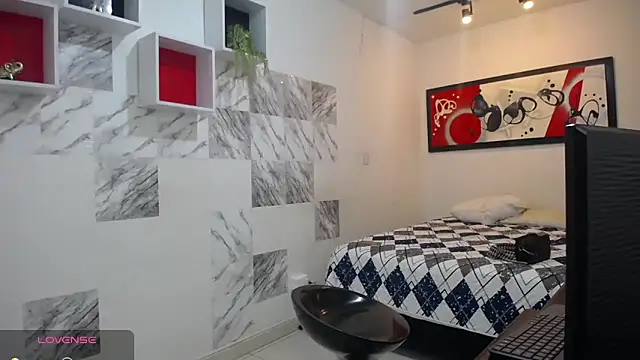 Zaya Smith online show from 6, 1, 2025