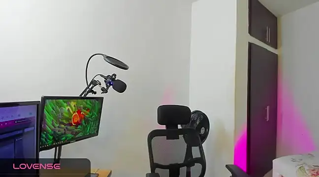 Zaya Smith online show from 8, 1, 2025