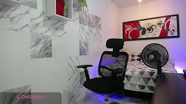 Zaya Smith online show from 9, 2, 2025