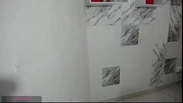 Zaya Smith online show from 4, 3, 2025