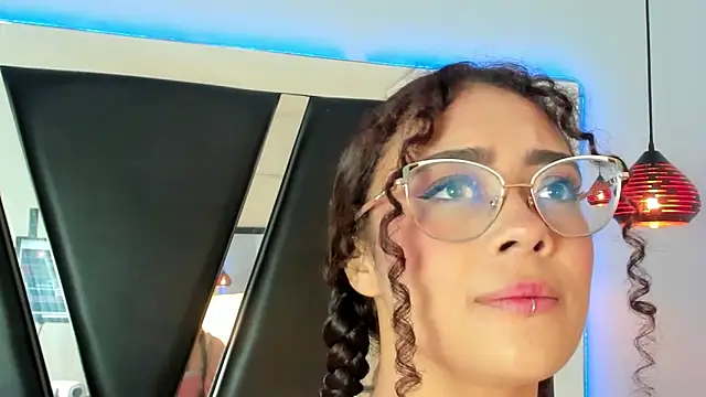 antonelllepiercee online show from 5, 3, 2025