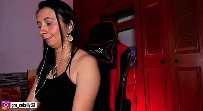 Snapshot of gracekelly12 chatting on 4, 12, 2024 gracekelly12 online show from 4, 12, 2024