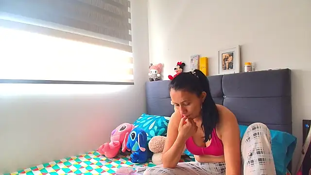 Snapshot of gracekelly12 chatting on 6, 10, 2025 gracekelly12 online show from 6, 10, 2025