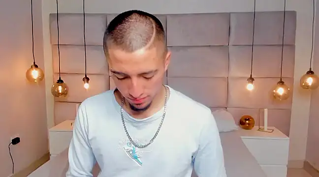 King Dante  online show from 16, 12, 2024