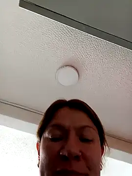 Skylar-Vox- online show from 5, 3, 2025