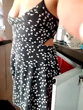 Skylar-Vox- online show from 8, 9, 2025