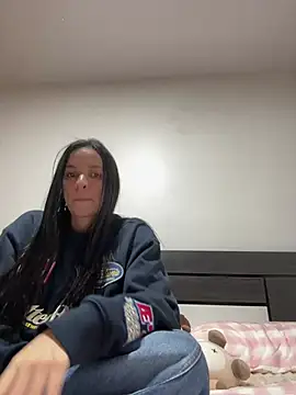 daniniescobarr online show from 4, 3, 2026