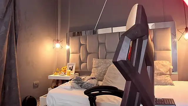 AliceSteel12 online show from 4, 12, 2024