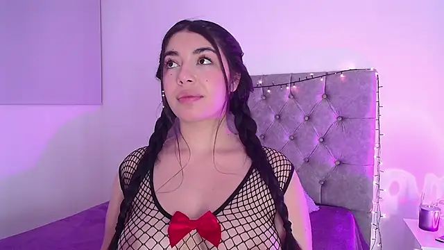  kimtorres   online show from 12, 1, 2025