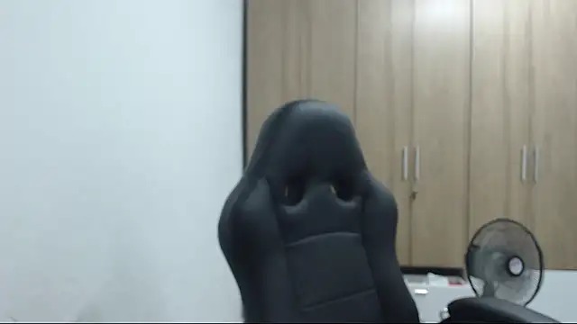 RoxanaLove9 online show from 24, 9, 2025