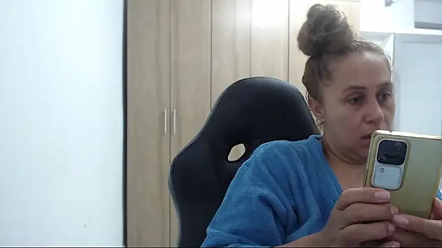 Snapshot of RoxanaLove9 chatting on 26, 7, 2026 RoxanaLove9 online show from 26, 7, 2026