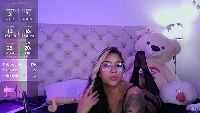 EmberEyes 999 online show from 5, 3, 2025