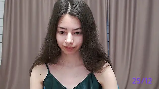 Snapshot of sweet_sweet_angel chatting on 25, 12, 2024 sweet sweet angel online show from 25, 12, 2024