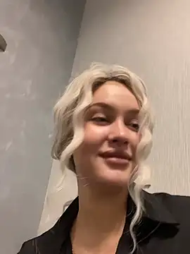 KikiWatson online show from 15, 1, 2025