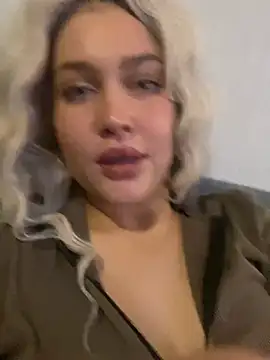 KikiWatson online show from 18, 1, 2025