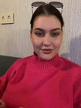 KikiWatson online show from 1, 2, 2025