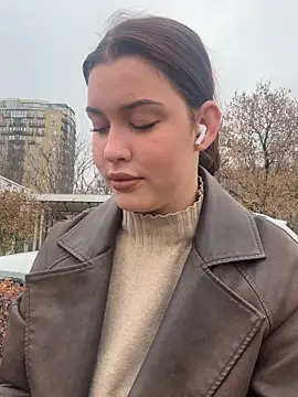 KikiWatson online show from 15, 11, 2025