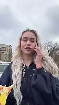 KikiWatson online show from 21, 3, 2026