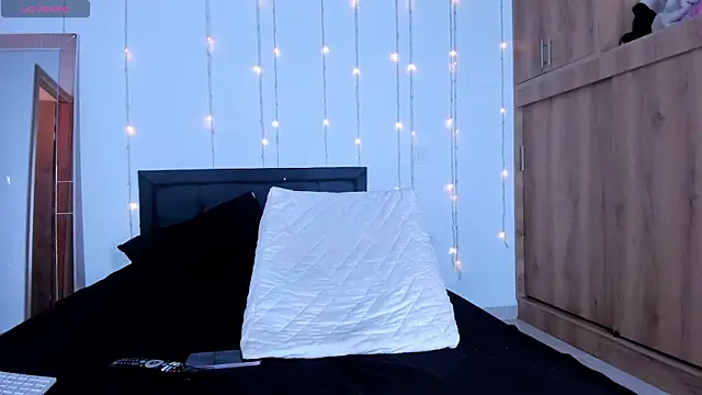 medussa13  online show from 3, 2, 2025