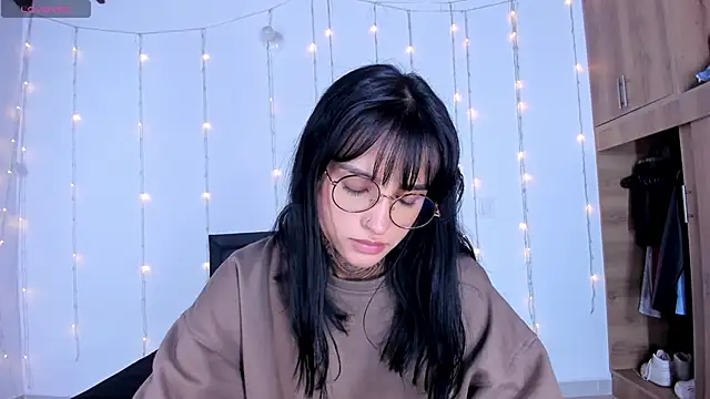 medussa13  online show from 25, 2, 2025