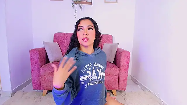 Sara Jhonson online show from 8, 9, 2025