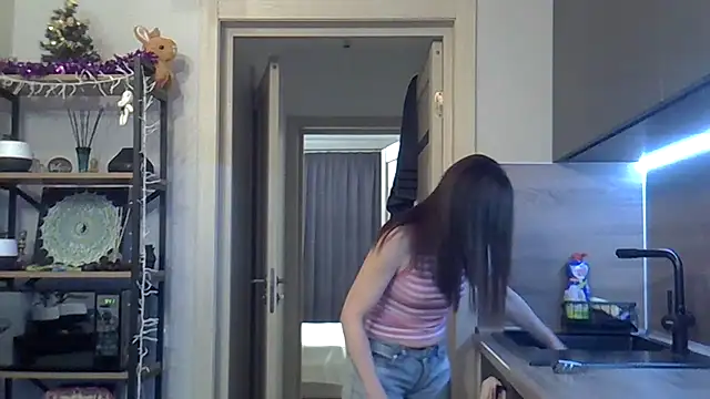 Snapshot of jainesummer chatting on 10, 1, 2025 jainesummer online show from 10, 1, 2025