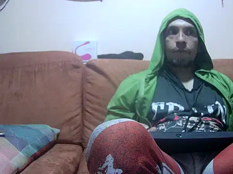 Snapshot of Latinnboy82 chatting on 21, 10, 2025 Latinnboy82 online show from 21, 10, 2025