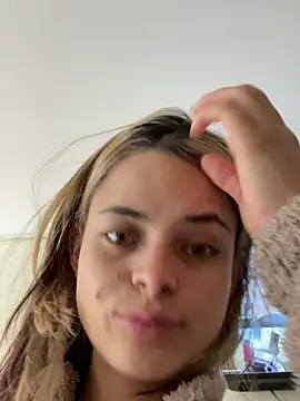 HannaRhodes online show from 12, 7, 2026