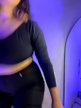 MadelineBenet online show from 13, 11, 2025