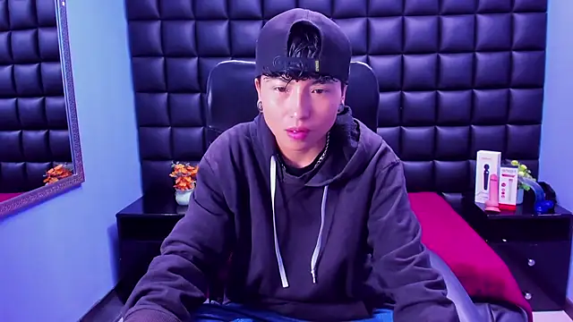 Im Mathias online show from 3, 10, 2025