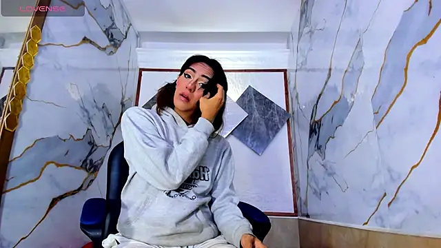 Isabella stanford2 online show from 13, 10, 2025