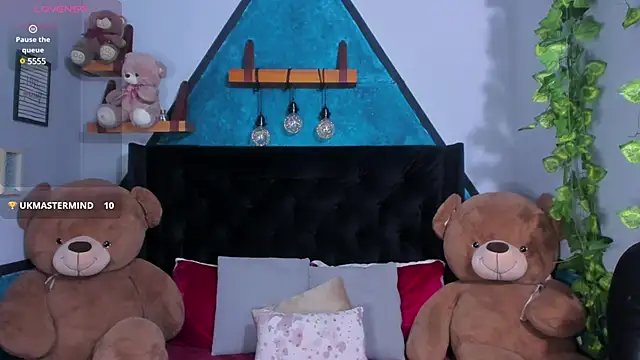 Snapshot of _Sophie__miller chatting on 7, 1, 2025  Sophie  miller online show from 7, 1, 2025