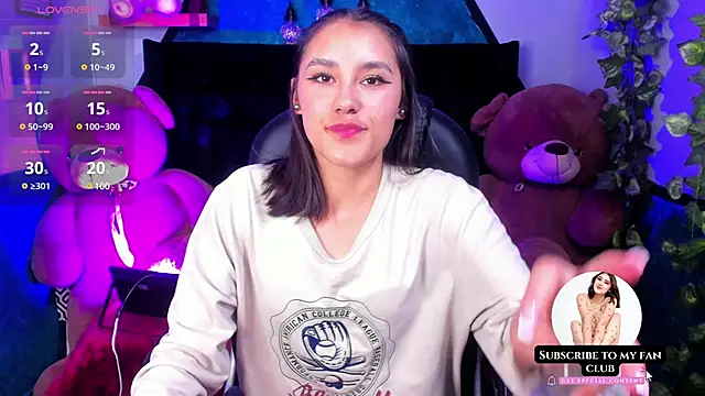 Snapshot of _Sophie__miller chatting on 4, 2, 2025  Sophie  miller online show from 4, 2, 2025