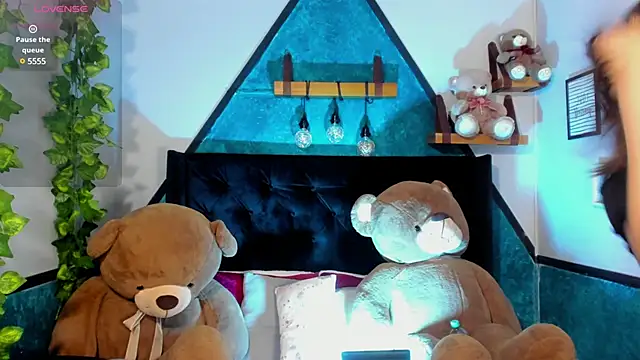 Snapshot of _Sophie__miller chatting on 13, 2, 2025  Sophie  miller online show from 13, 2, 2025