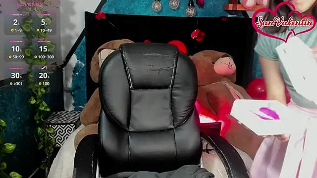 Snapshot of _Sophie__miller chatting on 16, 2, 2025  Sophie  miller online show from 16, 2, 2025