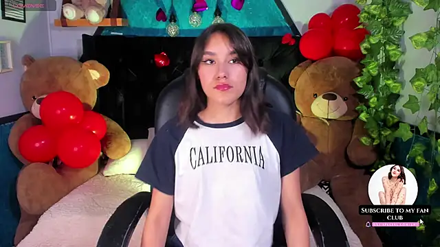 Snapshot of _Sophie__miller chatting on 19, 2, 2025  Sophie  miller online show from 19, 2, 2025