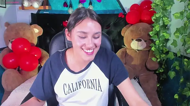 Snapshot of _Sophie__miller chatting on 19, 2, 2025  Sophie  miller online show from 19, 2, 2025