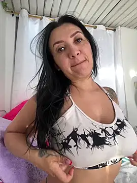 Snapshot of juliamond chatting on 7, 3, 2025 juliamond online show from 7, 3, 2025