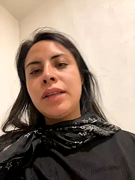 Snapshot of Effyvice13 chatting on 12, 11, 2025 Effyvice13 online show from 12, 11, 2025