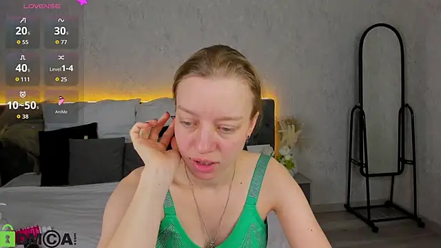 Snapshot of Michelle_Blond chatting on 7, 2, 2026 Michelle Blond online show from 7, 2, 2026