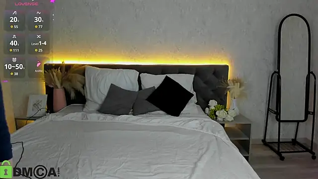 Snapshot of Michelle_Blond chatting on 2, 3, 2026 Michelle Blond online show from 2, 3, 2026