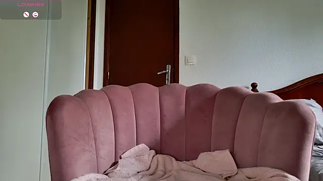 Renattasweetboobs online show from 11, 9, 2025