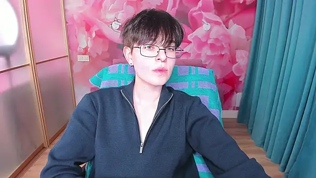 EmiliaYours online show from 26, 1, 2025